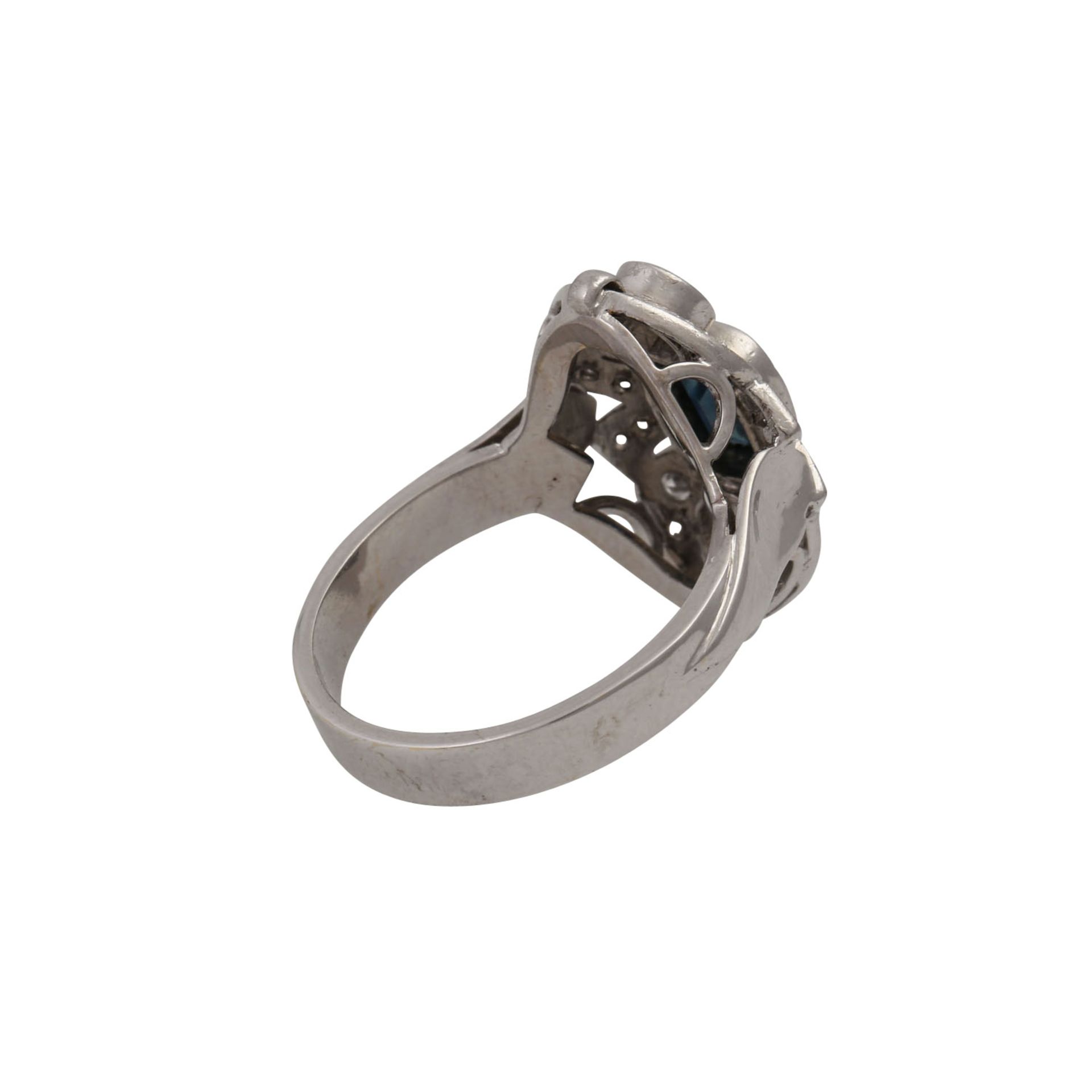 Ring mit Saphir und 18 Brillanten von zus. ca. 0,8 ct, - Image 3 of 4