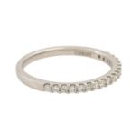 Halbmemoire Ring mit 18 Brillanten,