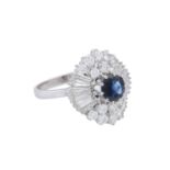 Ring mit Saphir und Diamanten von zus. ca. 2,5 ct,