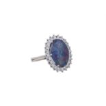 Ring mit Opal-Triplette und 24 Brillanten,