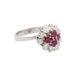 Ring mit Rubinen und 10 Brillanten von zus. ca. 1 ct,