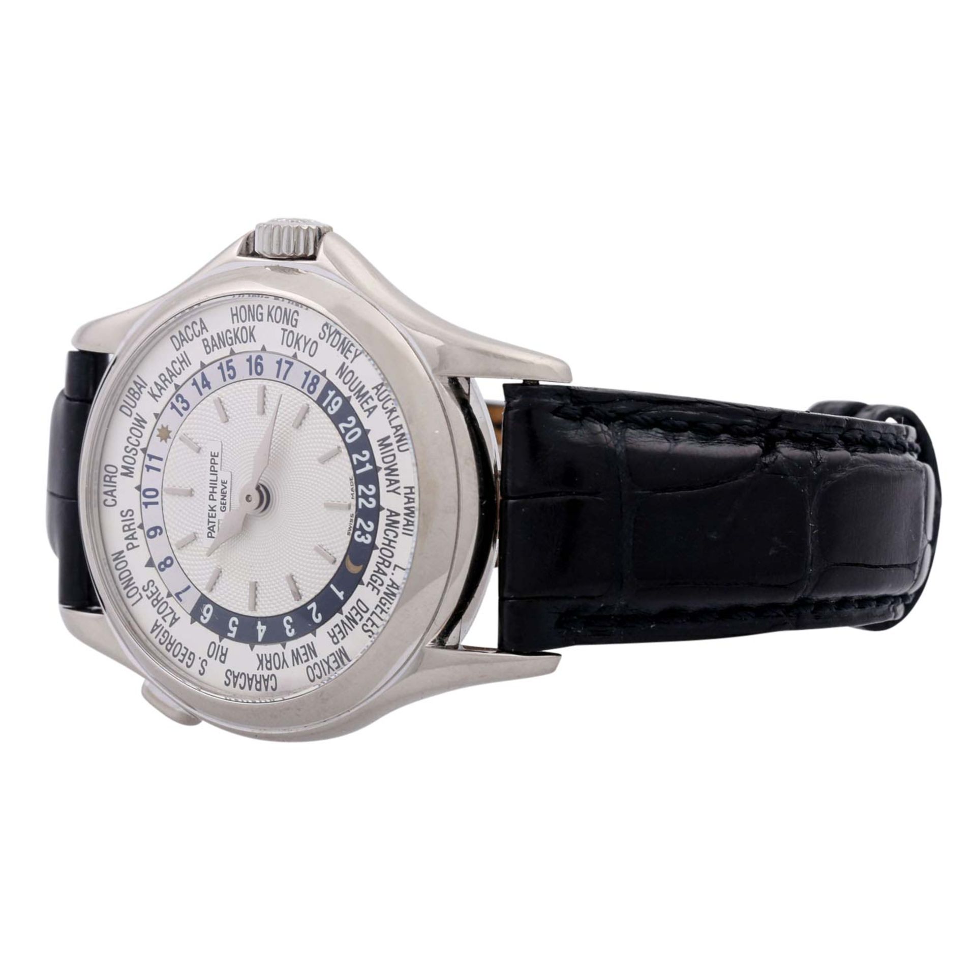 PATEK PHILIPPE Calatrava Weltzeit, Ref. 5110G-0001. Armbanduhr. - Bild 8 aus 10