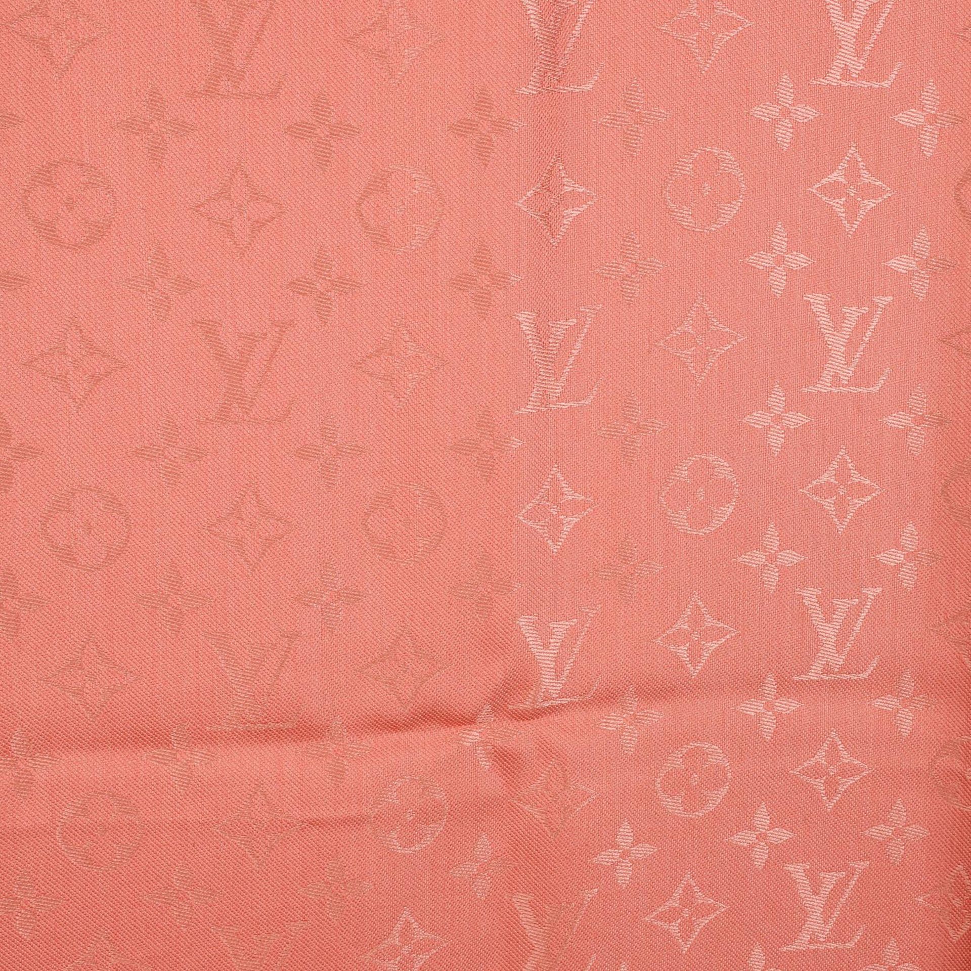 LOUIS VUITTON Foulard "MONOGRAM", akt. NP.: 435,-€.60% Seide, 40% Wolle in Rosafarbe - Image 4 of 4