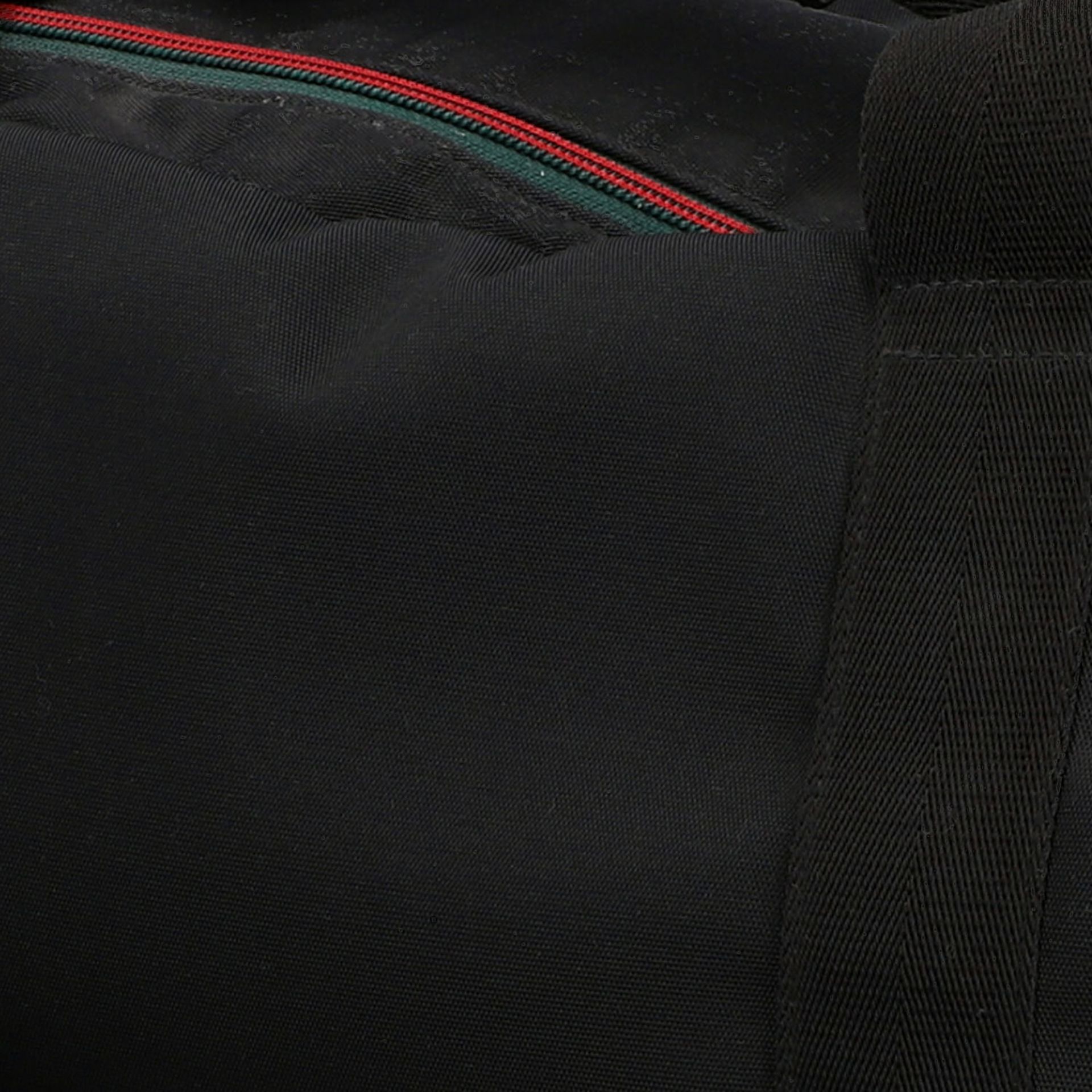 GUCCI Weekender.Textil in Schwarz mit klassischem Streifendetail in Rot/Grün am Reiß - Image 8 of 8