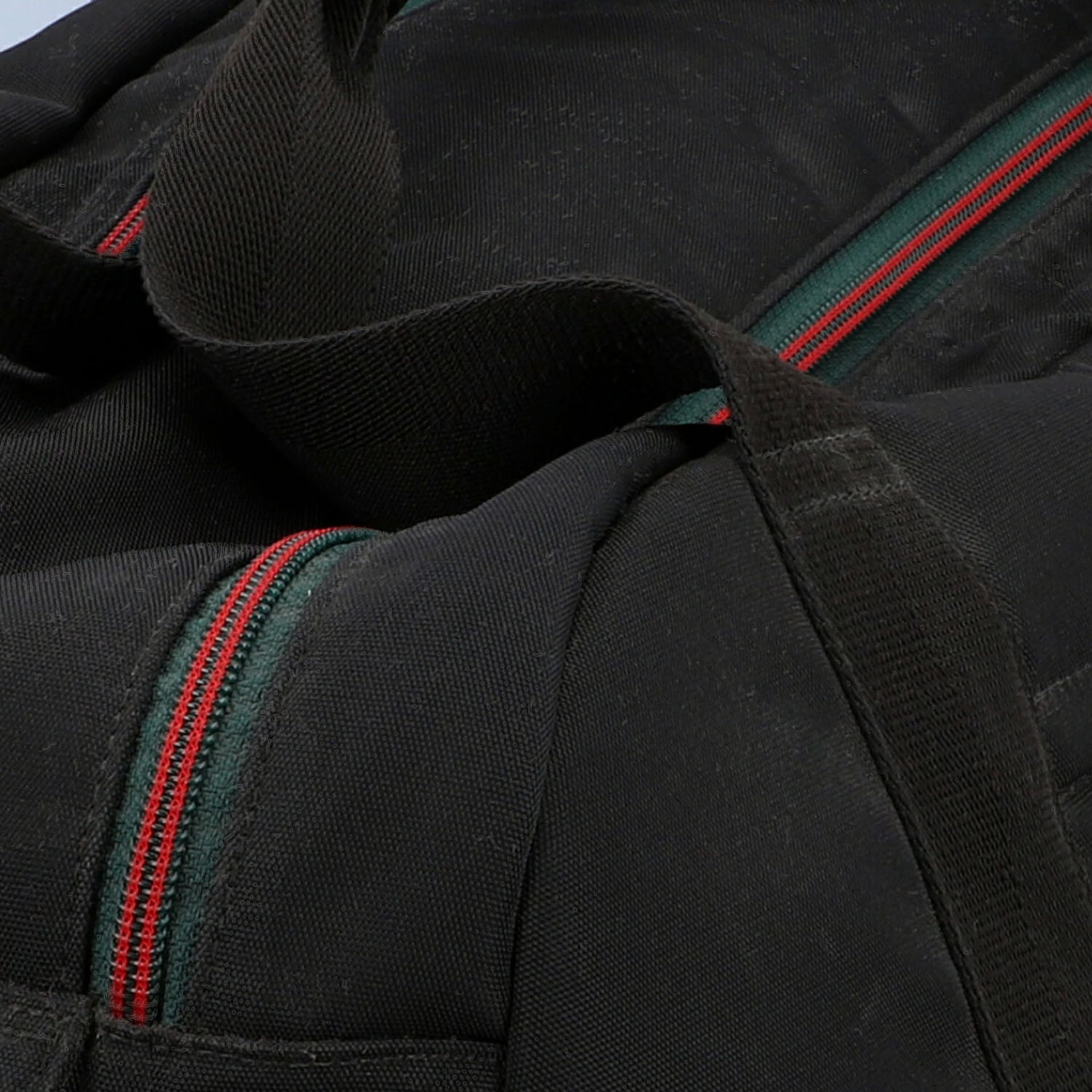 GUCCI Weekender.Textil in Schwarz mit klassischem Streifendetail in Rot/Grün am Reiß - Image 7 of 8