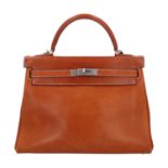 HERMÈS Henkeltasche "KELLY BAG 32", Koll.: 2001, NP.: 8.000,-€.Vache Naturelle Lede