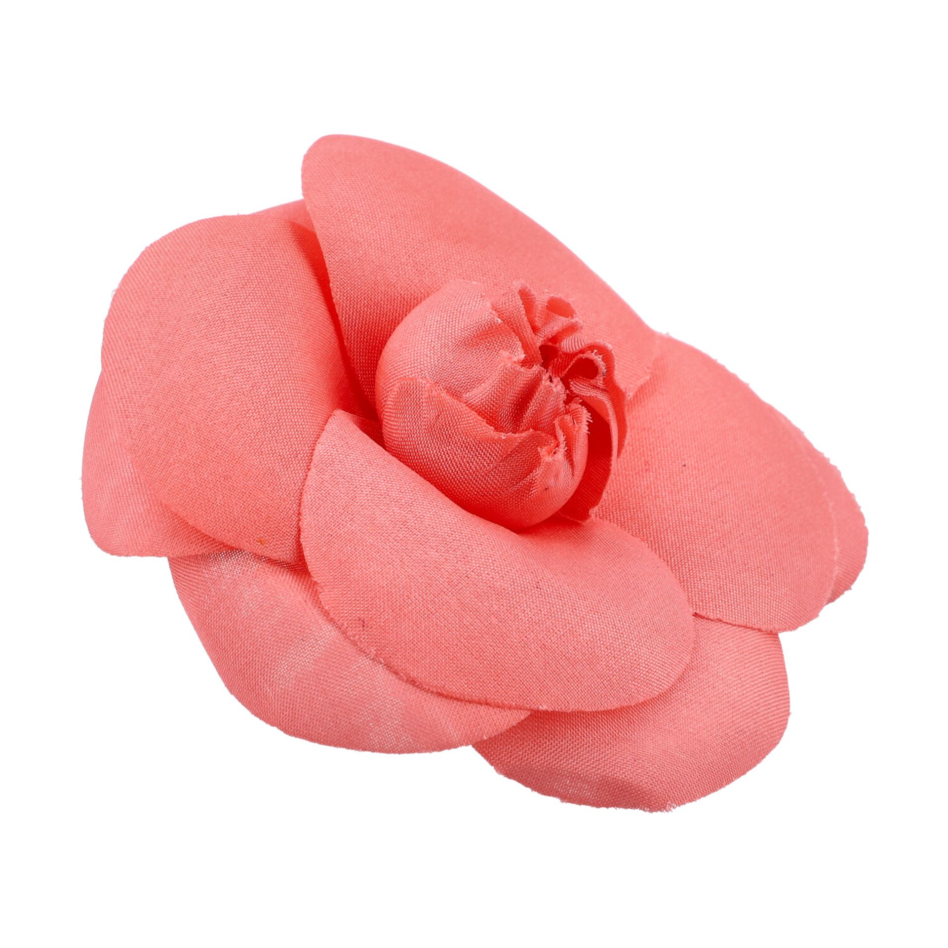 CHANEL Kamelien-Brosche. Klassische Blütenbrosche aus Textil in Rosa. Guter Erhalt. D - Image 2 of 4