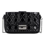 CHRISTIAN DIOR Abendtasche "MISS DIOR", NP.: 1.200,-€. Schwarzes Lackleder mit Canna