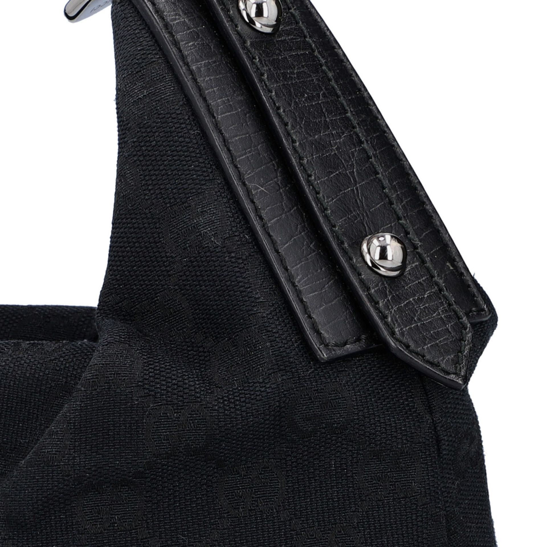 GUCCI Handtasche. Guccissima Design auf schwarzem Textil mit silberfarbener Hardware, - Bild 7 aus 8