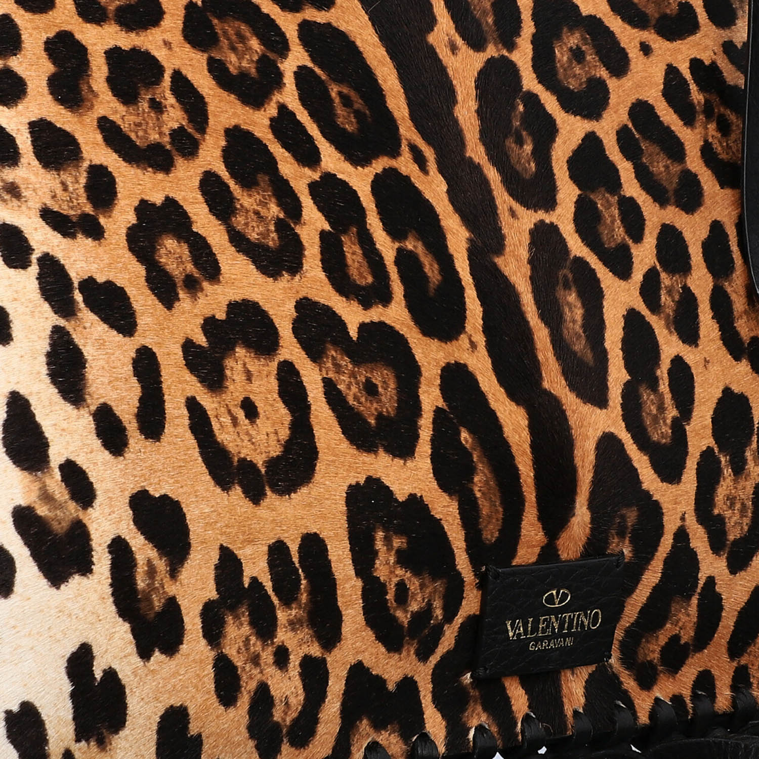 VALENTINO Clutch. Fell im Leoparden-Design mit Fransendetail an den Kanten aus schwarz - Image 8 of 8