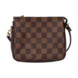 LOUIS VUITTON Pochette "TROUSSE MAKE-UP CLUTCH".