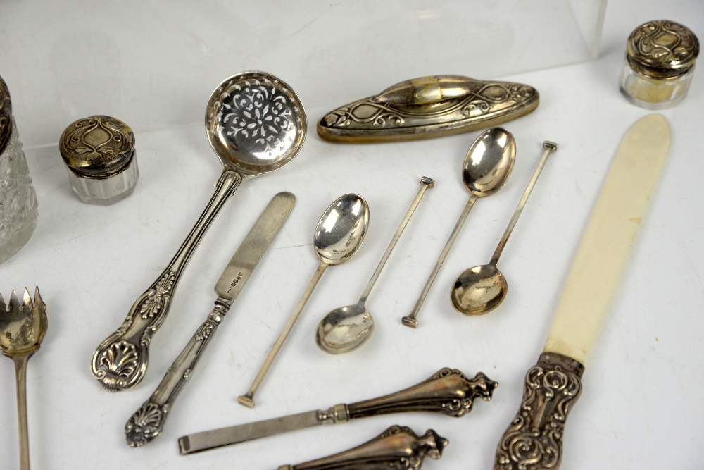 Silver mounted and plated items to include a dressing table set, silver coin-set dish, silver- - Image 9 of 20