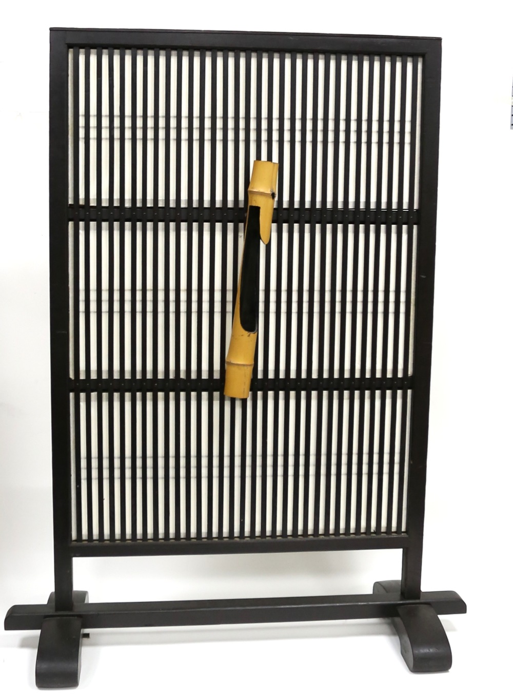 Japanese black lacquered screen 68W x 3D x 102H cm - Image 4 of 4