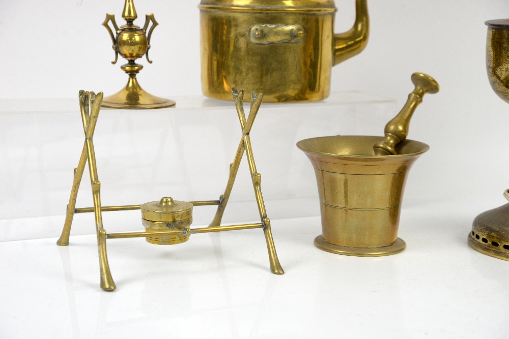 Brass oil lamp and shade - Image 6 of 8