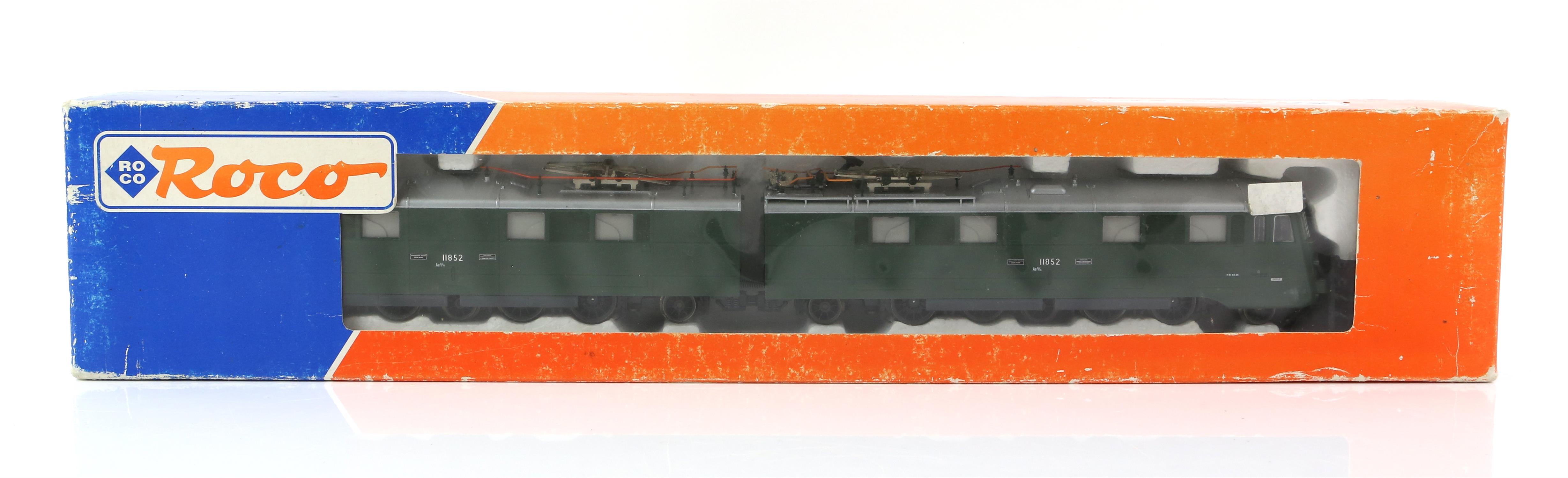 Roco H0/00 gauge 43770 SBB Ae8/14 11852 double electric locomotive, boxed,