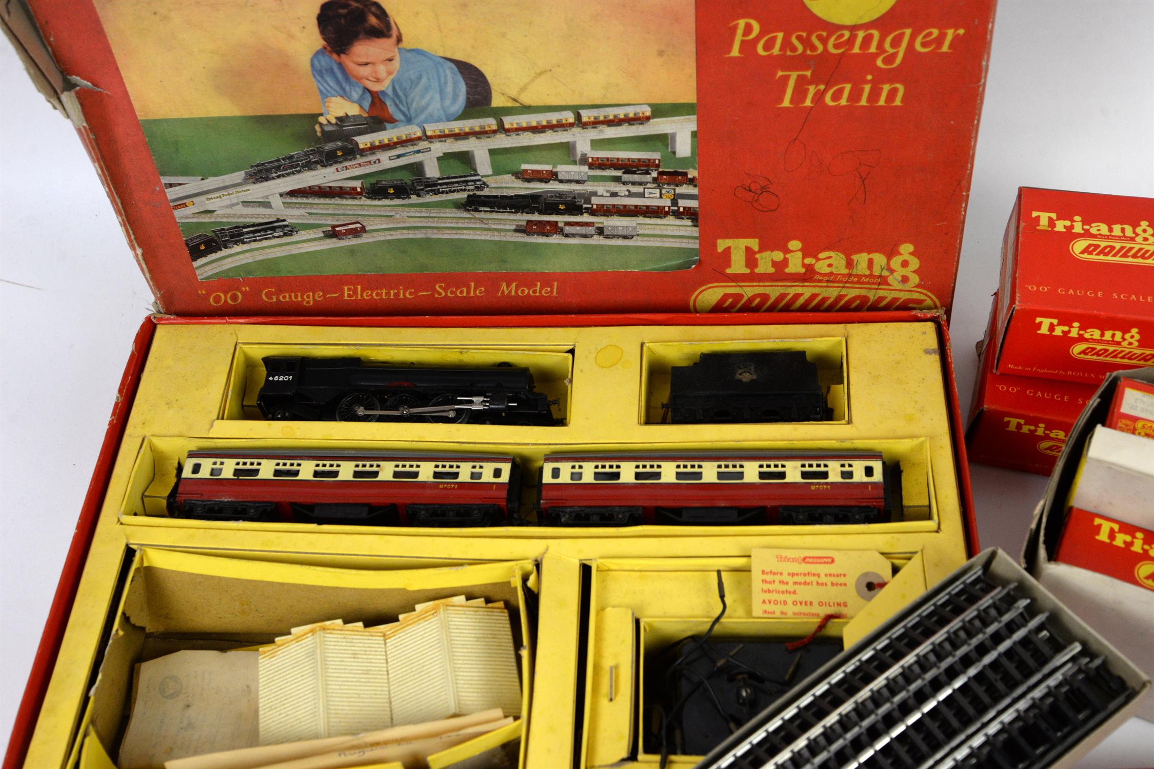 Tri-Ang RAilways 00 gauge R1X trainset and other boxed Tri-Ang Railways items, - Image 2 of 7