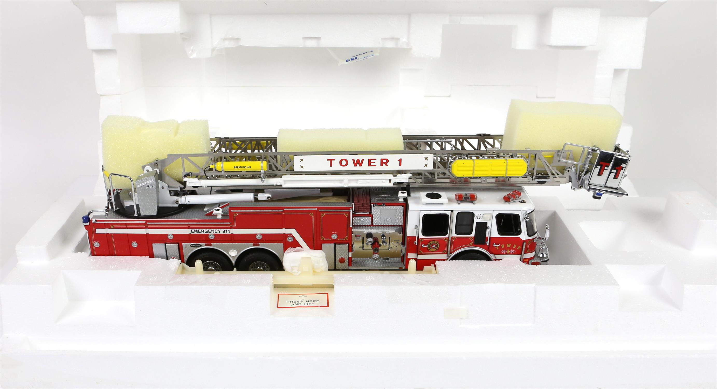 Franklin Mint Emergency E-One Fire Engine, 1:32 scale, (boxed),