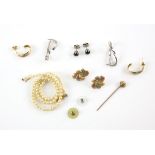 Mixed gold items, including a pair of gold studs, in 14 ct, faux pearl necklace with a gold clasp,