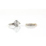 Five stone diamond ring, five round brilliant cut diamonds, mounted in white metal on an 18 ct gold