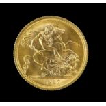 Elizabeth II gold sovereign 1967