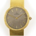Jaeger Le Coultre, a reference 4439 yellow gold Gentleman's wristwatch, the signed matt silver dial