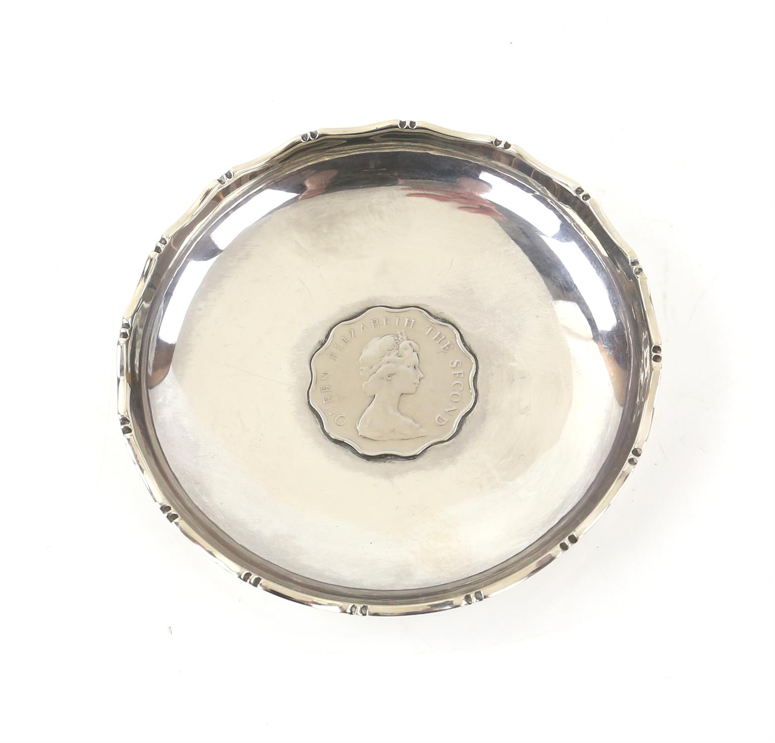 George V silver miniature circular comport with pierced decoration, filled base, maker's mark 'WB', - Image 8 of 11