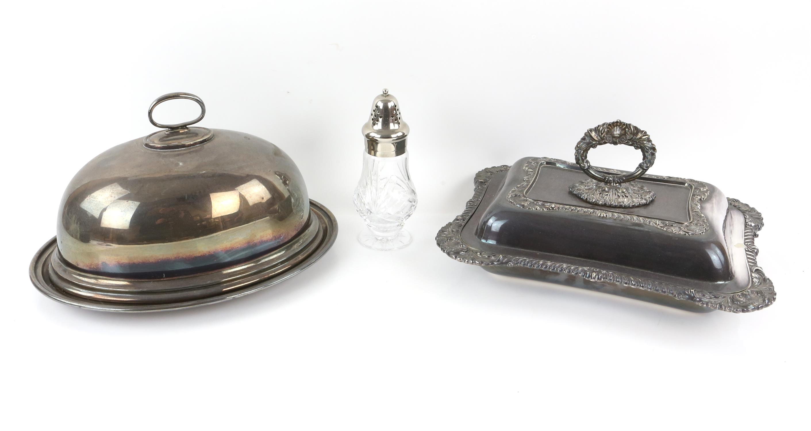 Silver plated wares to include a galleried tray, entree dish and cover, toast rack and other items, - Image 2 of 5