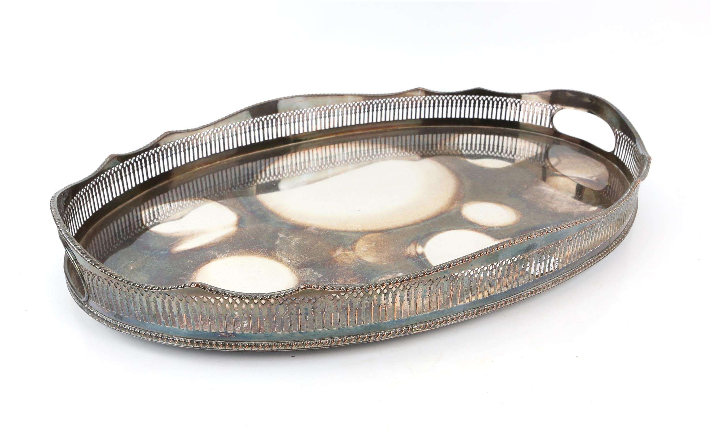 Silver plated wares to include a galleried tray, entree dish and cover, toast rack and other items, - Image 5 of 5