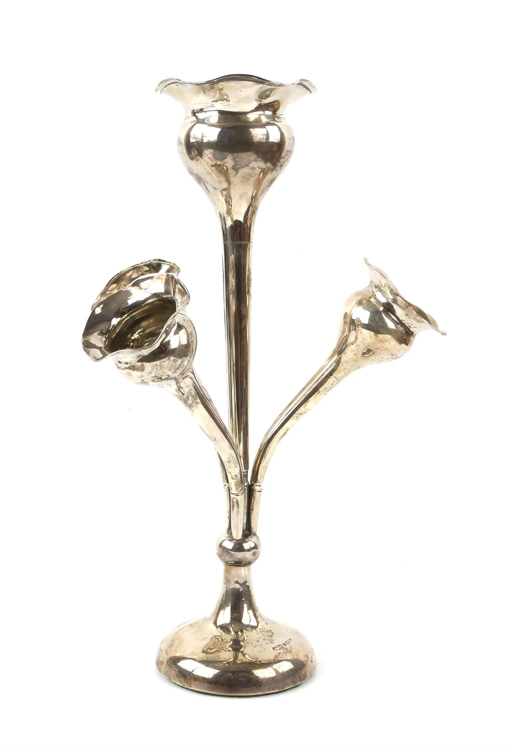 Silver epergne with four tulip shaped vases, Birmingham 1921, makers mark rubbed, 7.4oz 224gm,