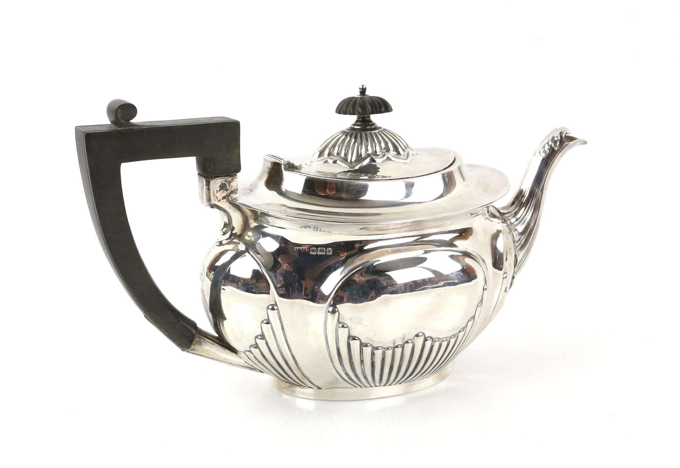 Victorian silver teapot with bulbous form and gadrooned decoration, by Mark Willis, Sheffield, 1896, - Image 4 of 5