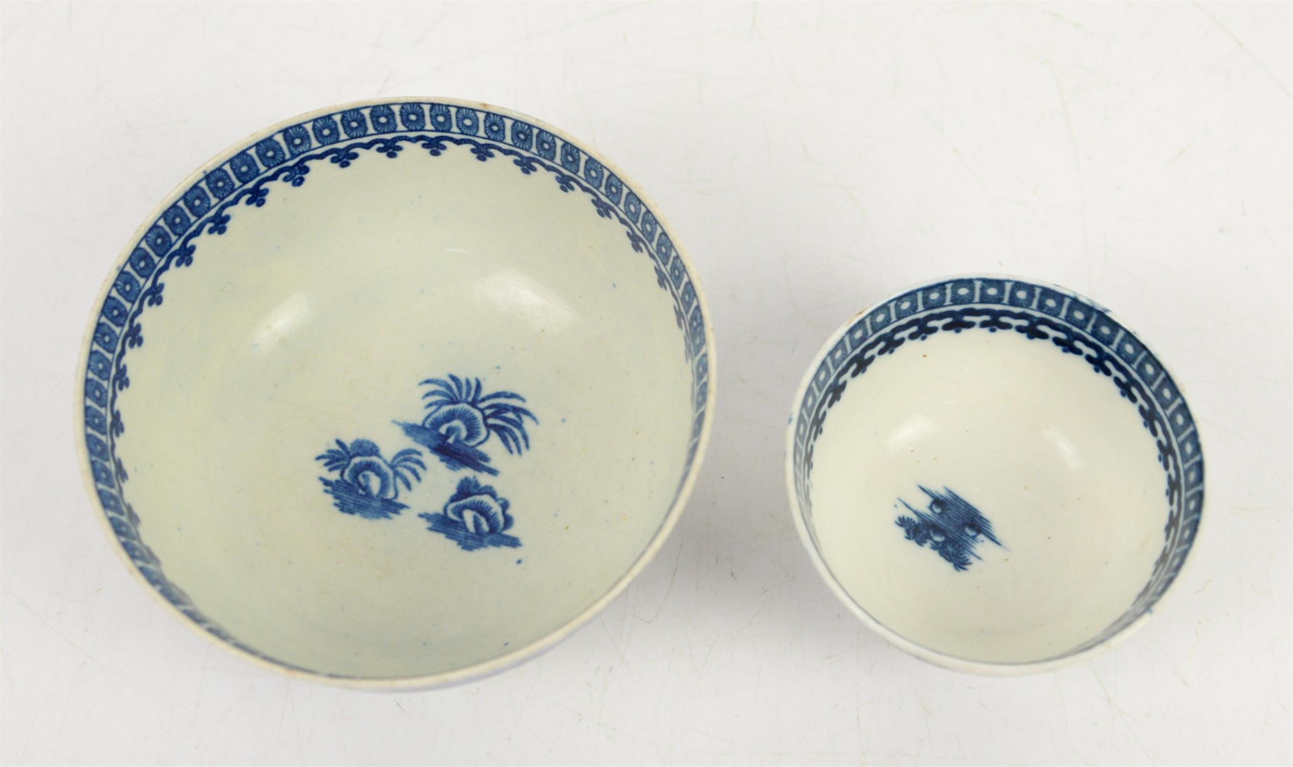 18th century Caughley cormorant pattern blue and white teabowl, h4.5cm, and a similar bowl, h6.5cm - Image 2 of 3