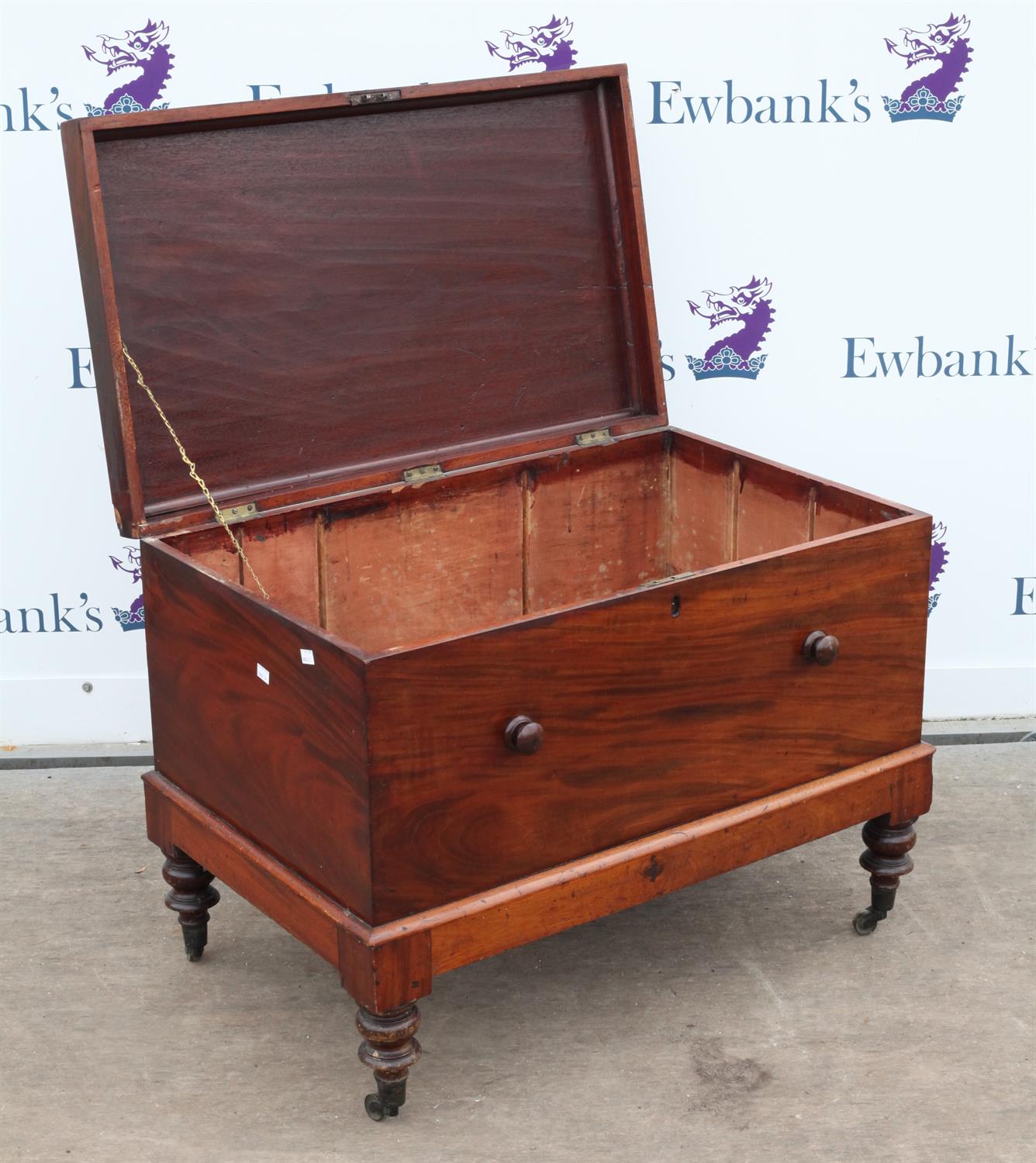 19th century mahogany trunk on stand, on turned supports and castors, H68 x W86.5 x D52.5cm - Image 2 of 2