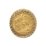 Vintage 9 ct gold ring mount, set with a Victorian gold sovereign, 1889, ring size N 1/2
