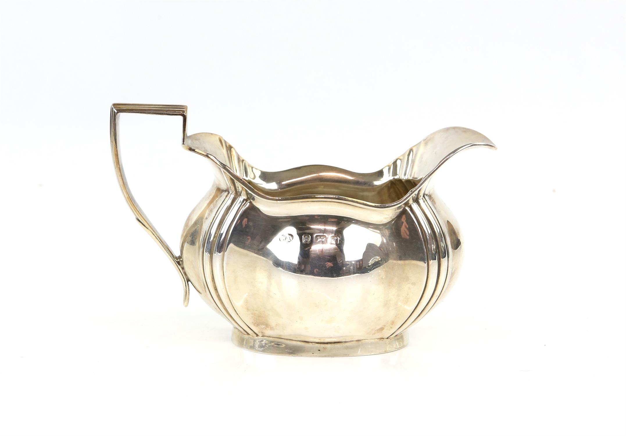 Edward VII silver four piece tea service, comprising teapot, hot water jug, cream jug and sugar - Image 8 of 9