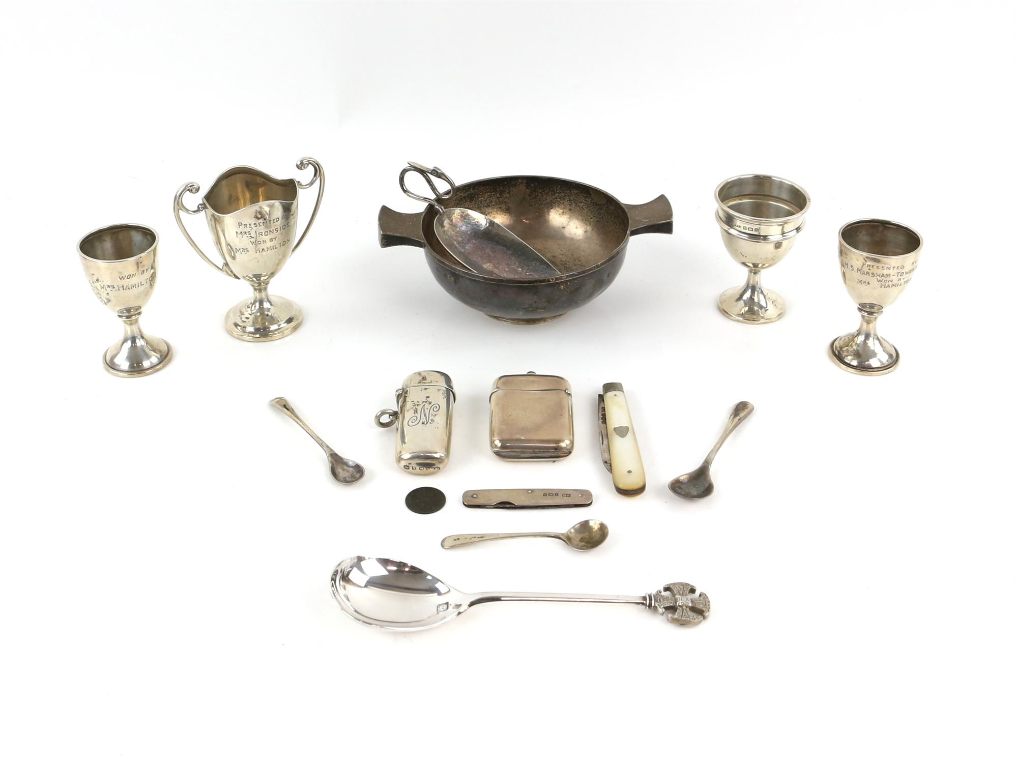 Silver Quaich by Robert Pringle & Sons, London 1932, with inscription, three small presentation