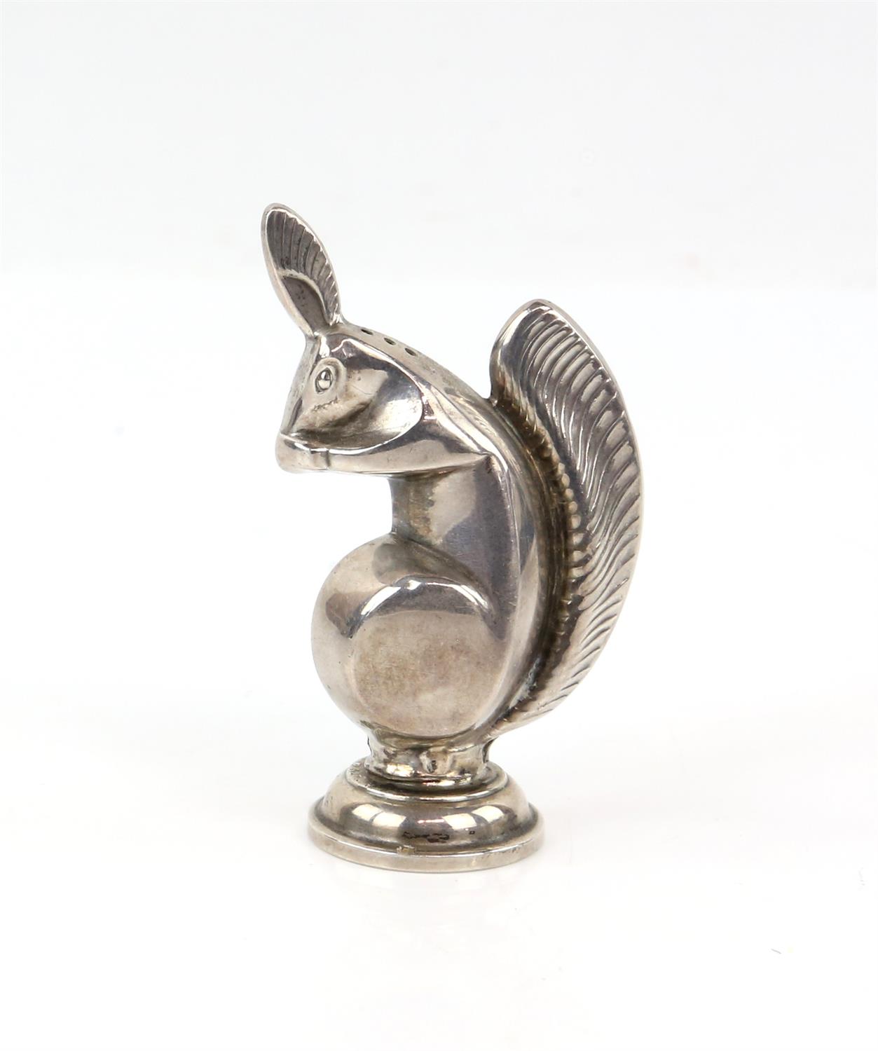 Novelty silver pepper pot cruet in the form of a squirrel eating a nut - Image 2 of 3