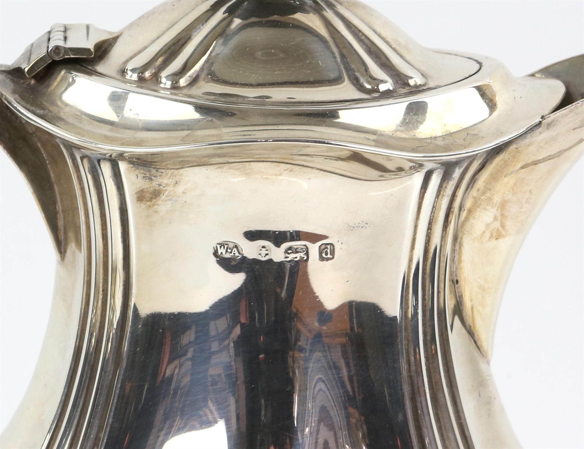 Edward VII silver four piece tea service, comprising teapot, hot water jug, cream jug and sugar - Image 3 of 9