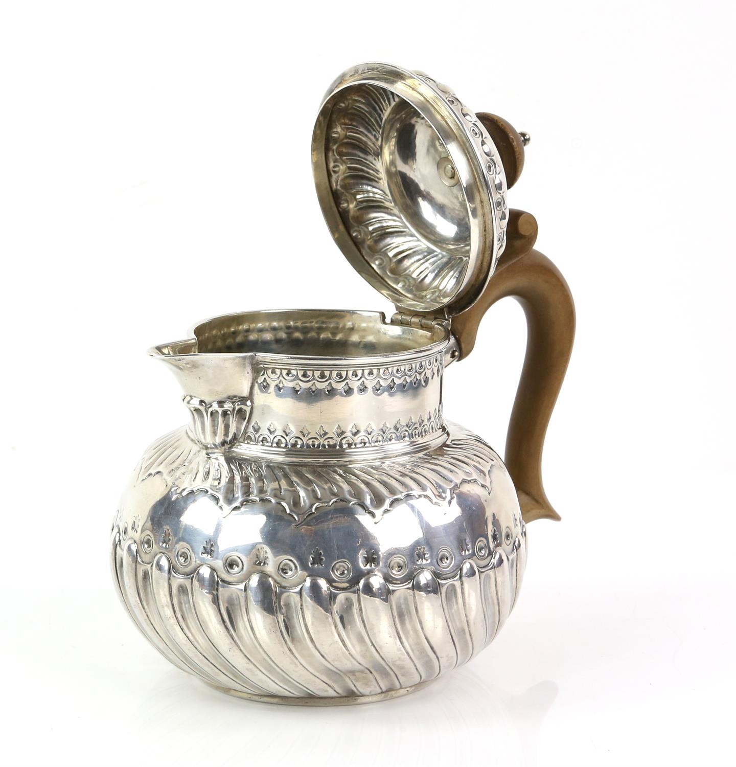 George III silver teapot with embossed and gadrooned decoration, gross weight 12oz, 373g, - Image 4 of 4