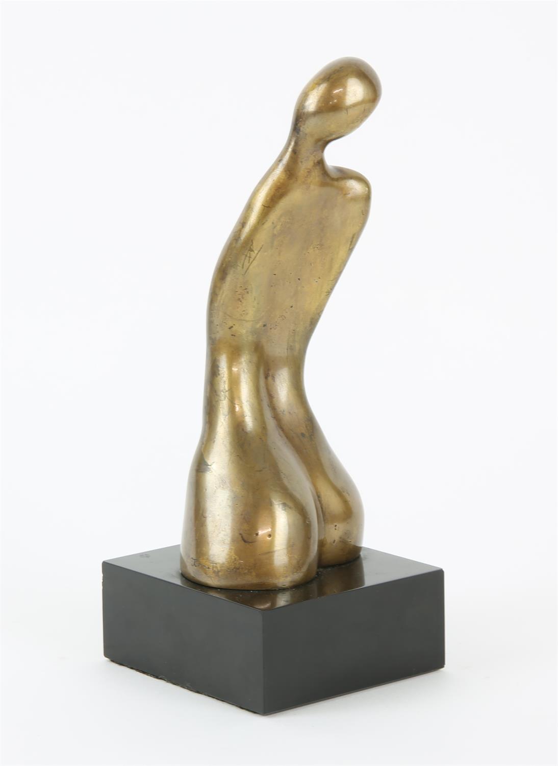 Contemporary bronze sculpture, female nude. Engraved indistinctly with artist's signature to lower - Image 2 of 2