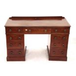 19th century mahogany pedestal desk with raised back, nine drawers, h72.5 x w123 x d56cm,