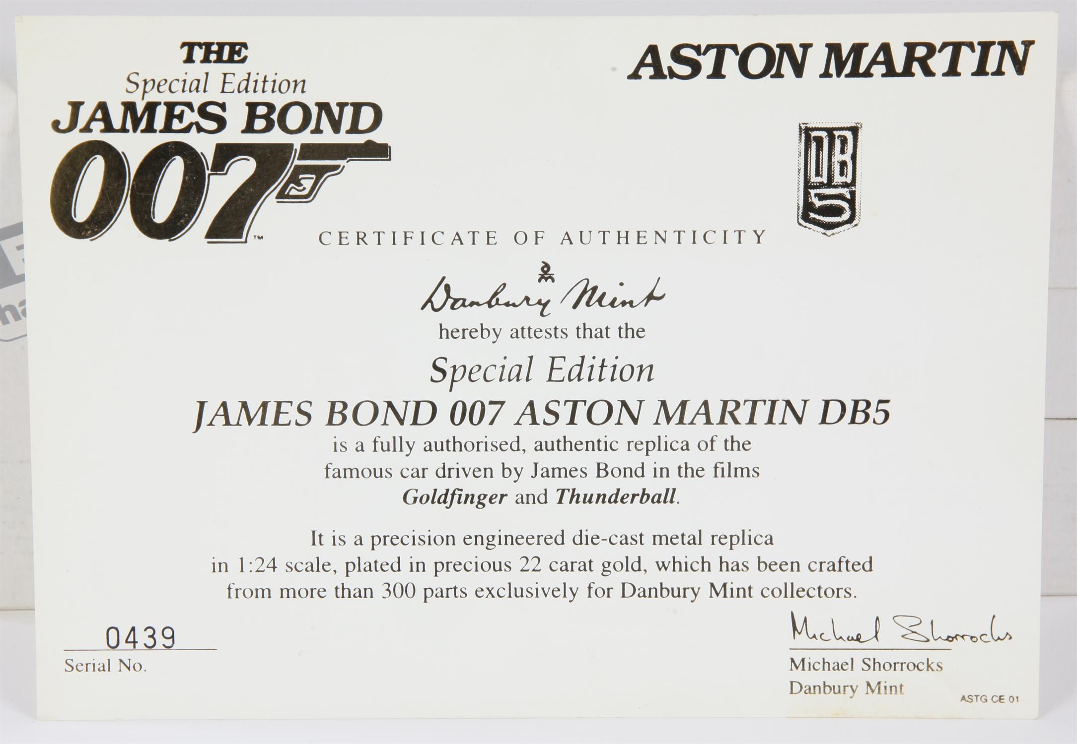 James Bond 007 - Danbury Mint Special Edition Aston Martin DB5 1:24 scale model, gold plated, - Image 4 of 4