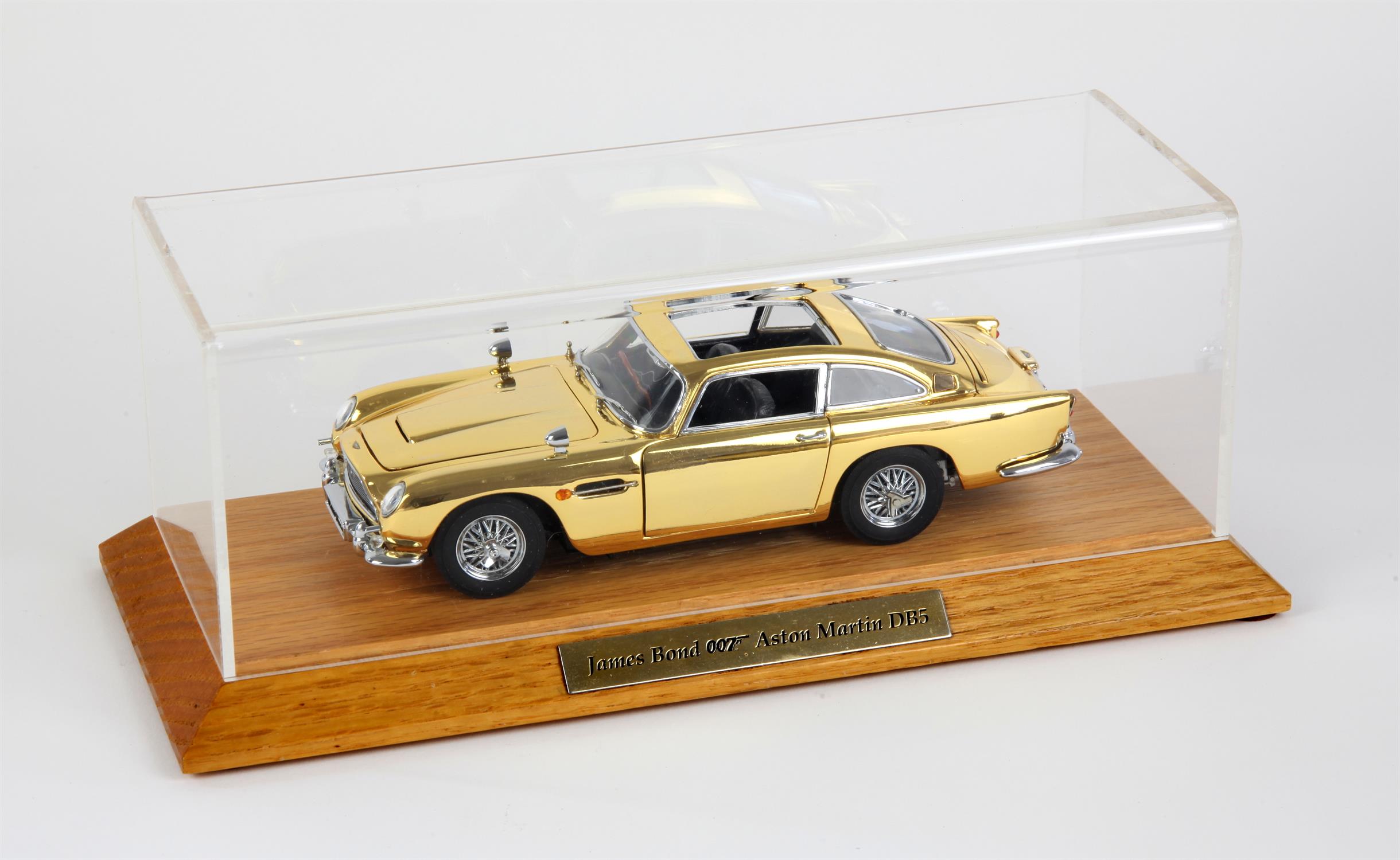 James Bond 007 - Danbury Mint Special Edition Aston Martin DB5 1:24 scale model, gold plated,