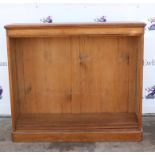 19th century mahogany open bookcase, h114cm w129cm d32cm