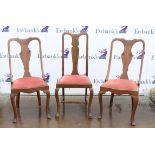 Set of four Queen Anne style mahogany dining chairs, with drop-in seats on cabriole legs and pad