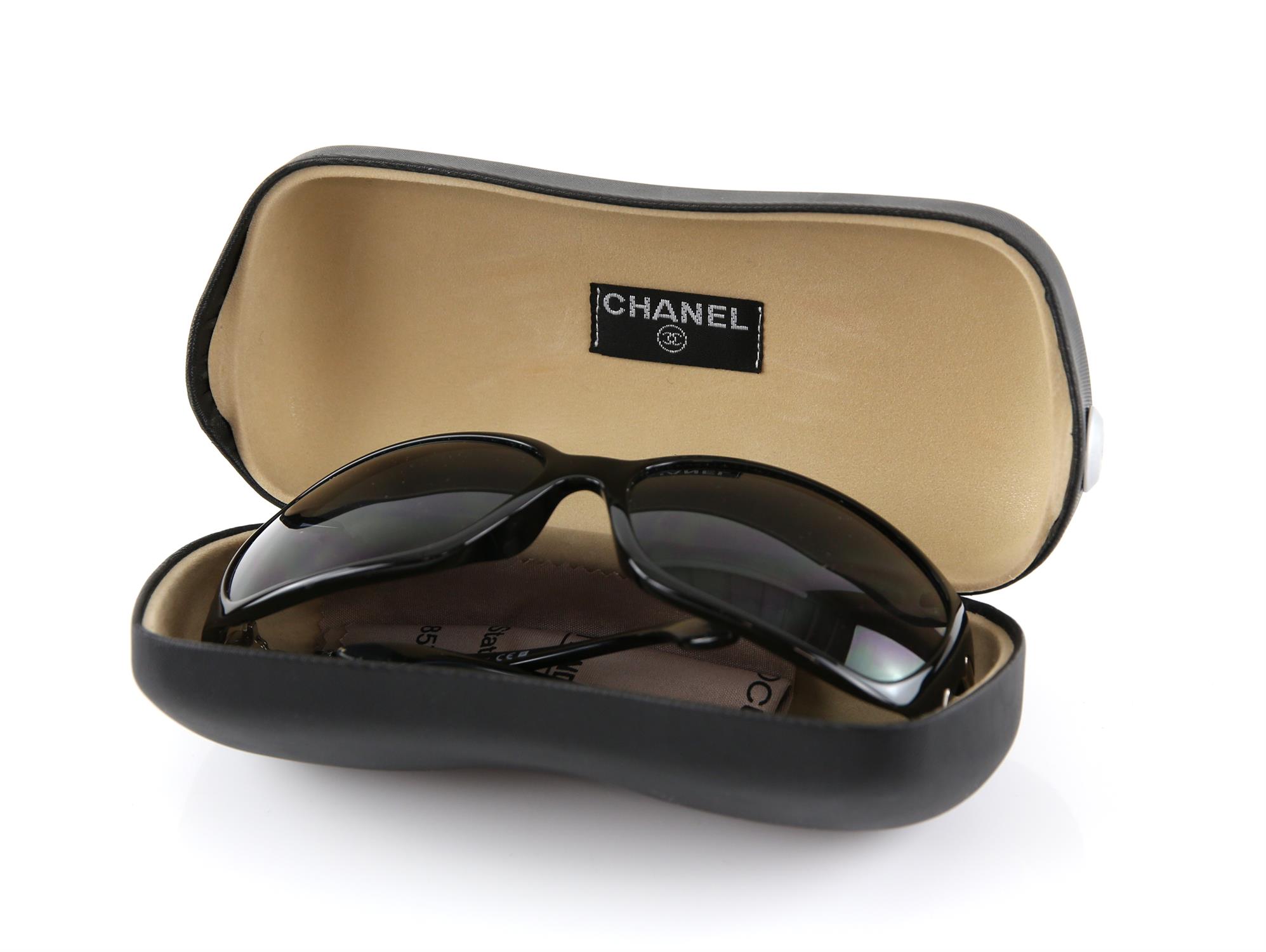 Chanel oversized ladies sunglasses, with silver interlaced Cs, cased and boxed with information - Image 4 of 4