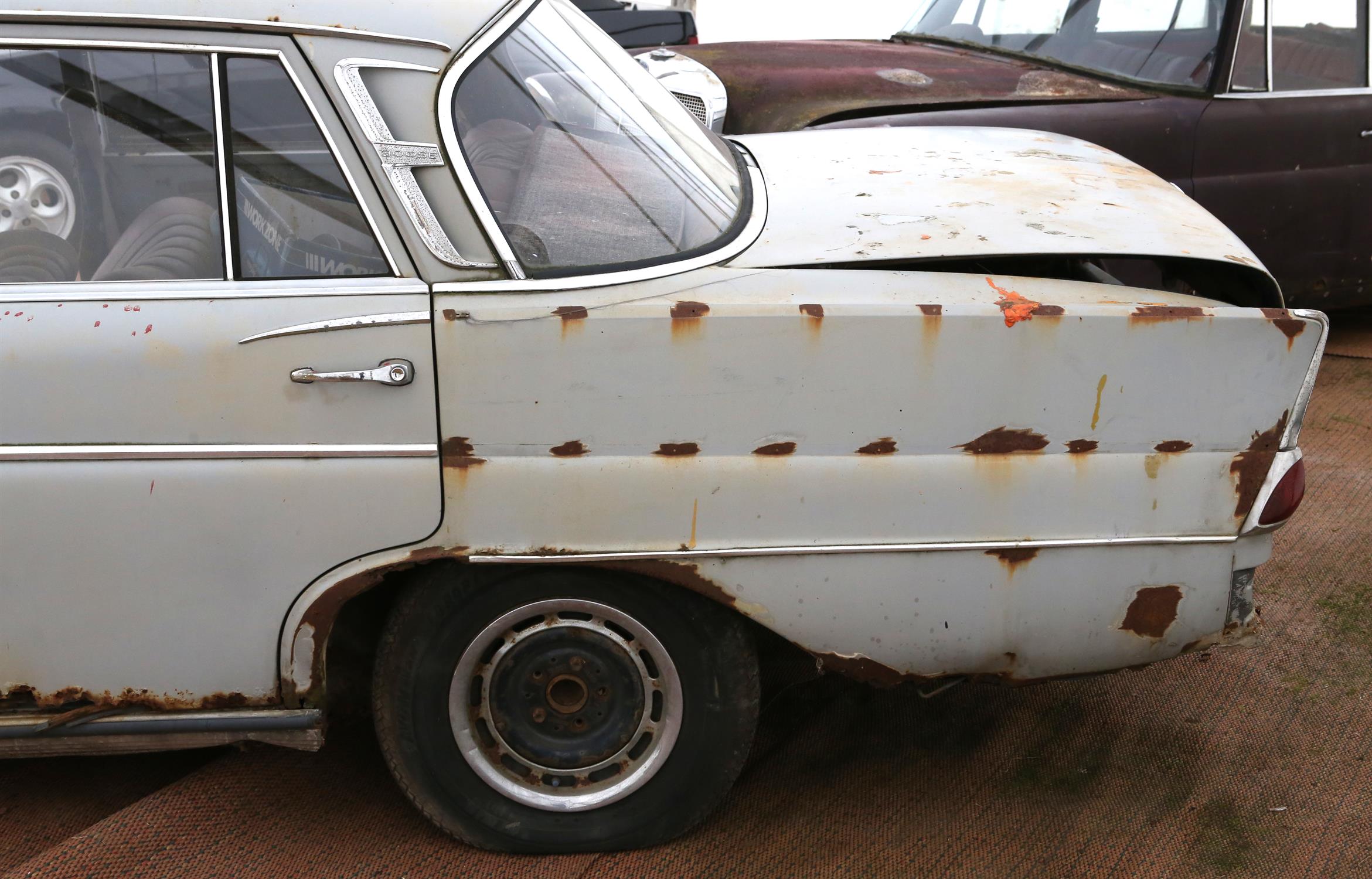 1963 Mercedes-Benz 300 SE Sedan Fintail ‘Barn Find’ - Image 14 of 23