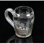 19th century mug engraved with grapevines, 12cm high,