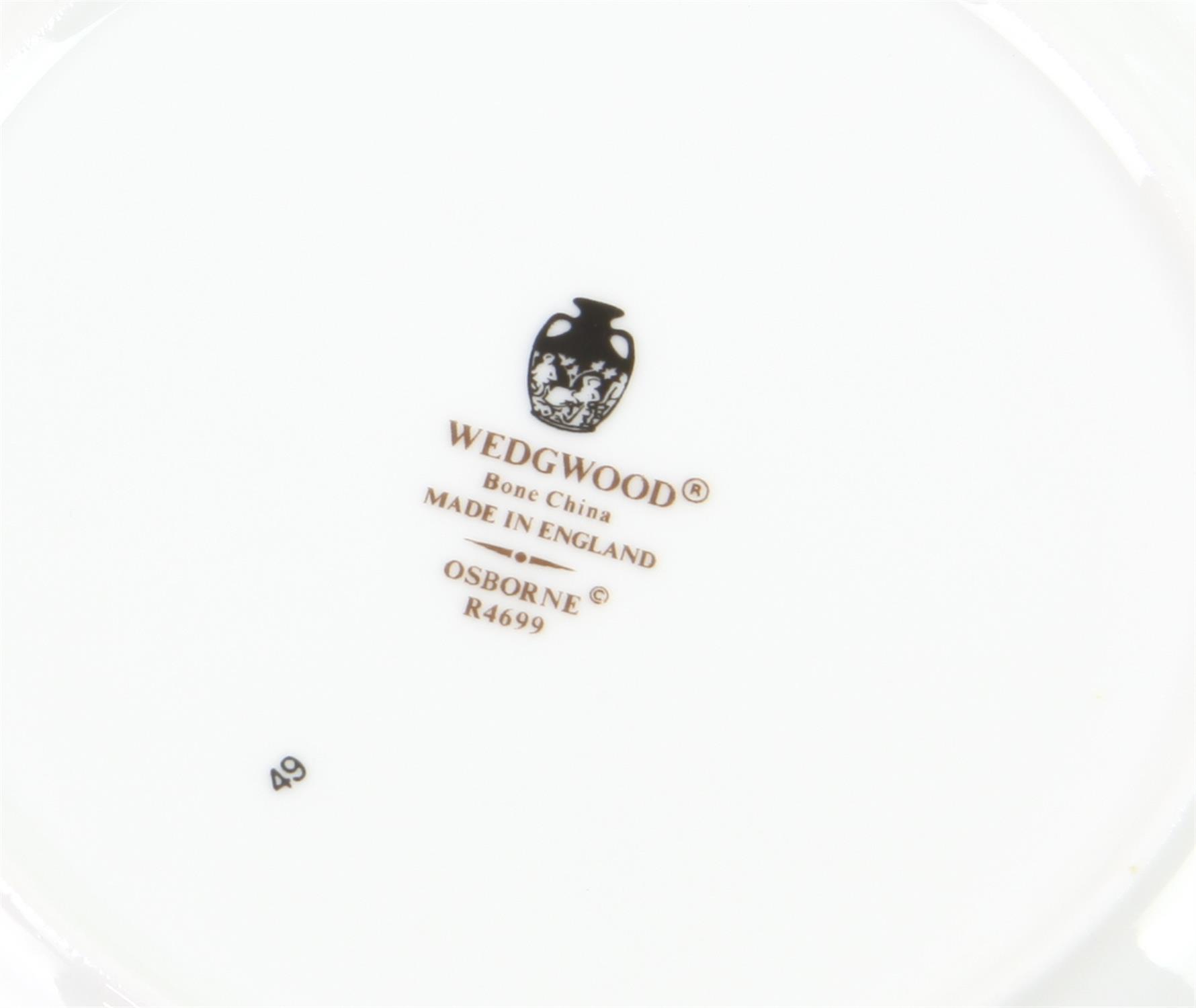 Wedgwood Osborne bone china part dinner, tea and coffee service, R4699, comprising 10 dinner plates - Image 2 of 2