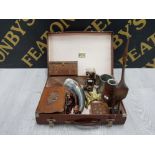 MIXED LOT OF COLLECTABLES IN A VINTAGE SMALL CASE