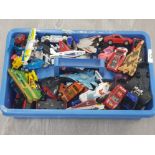 A BOX OF MISCELLANEOUS DIE CAST VEHICLES